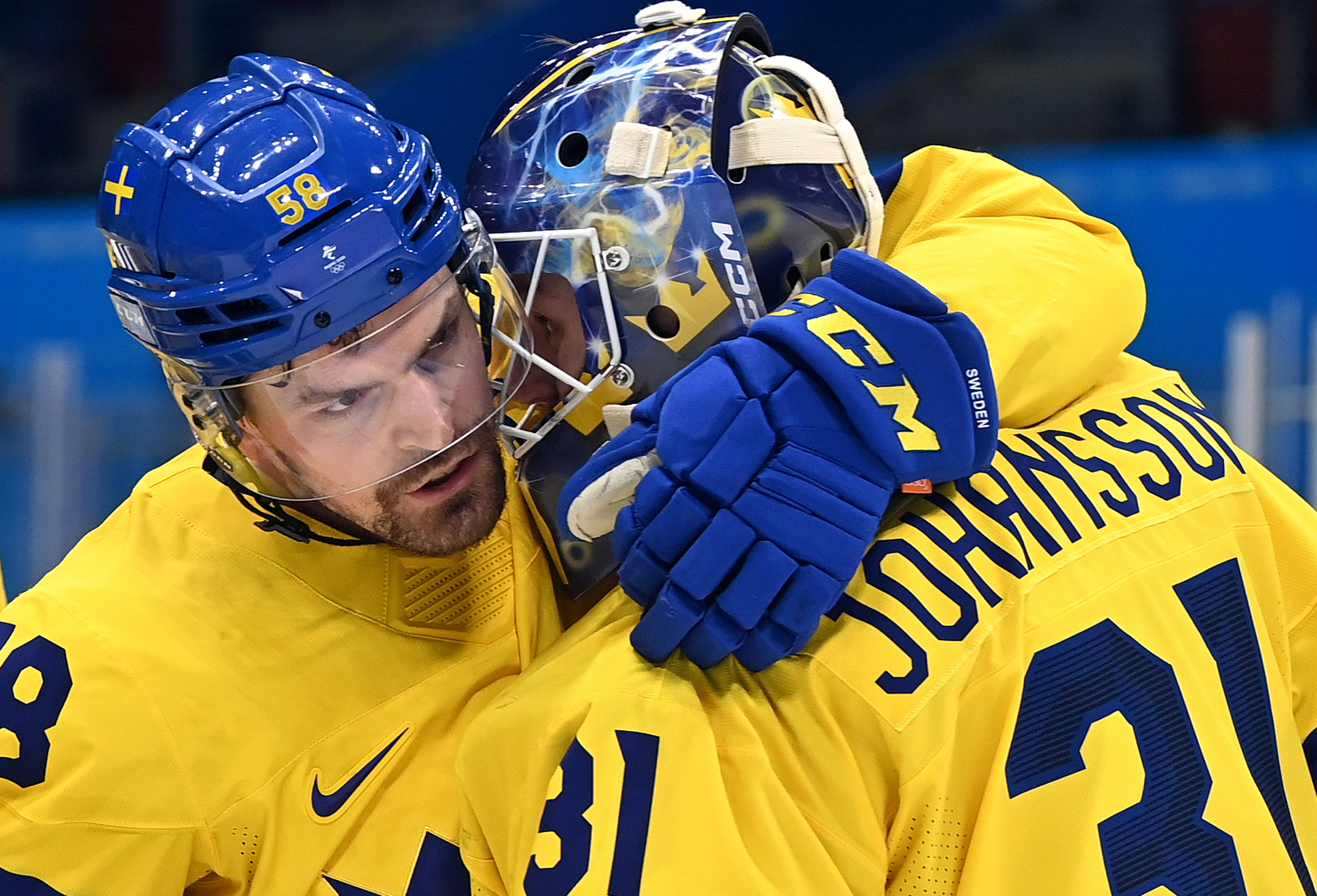 冰球赛事精彩瞬间盘点,年度回顾震撼登场 冰球赛事精彩瞬间盘点,年度回顾震撼登场