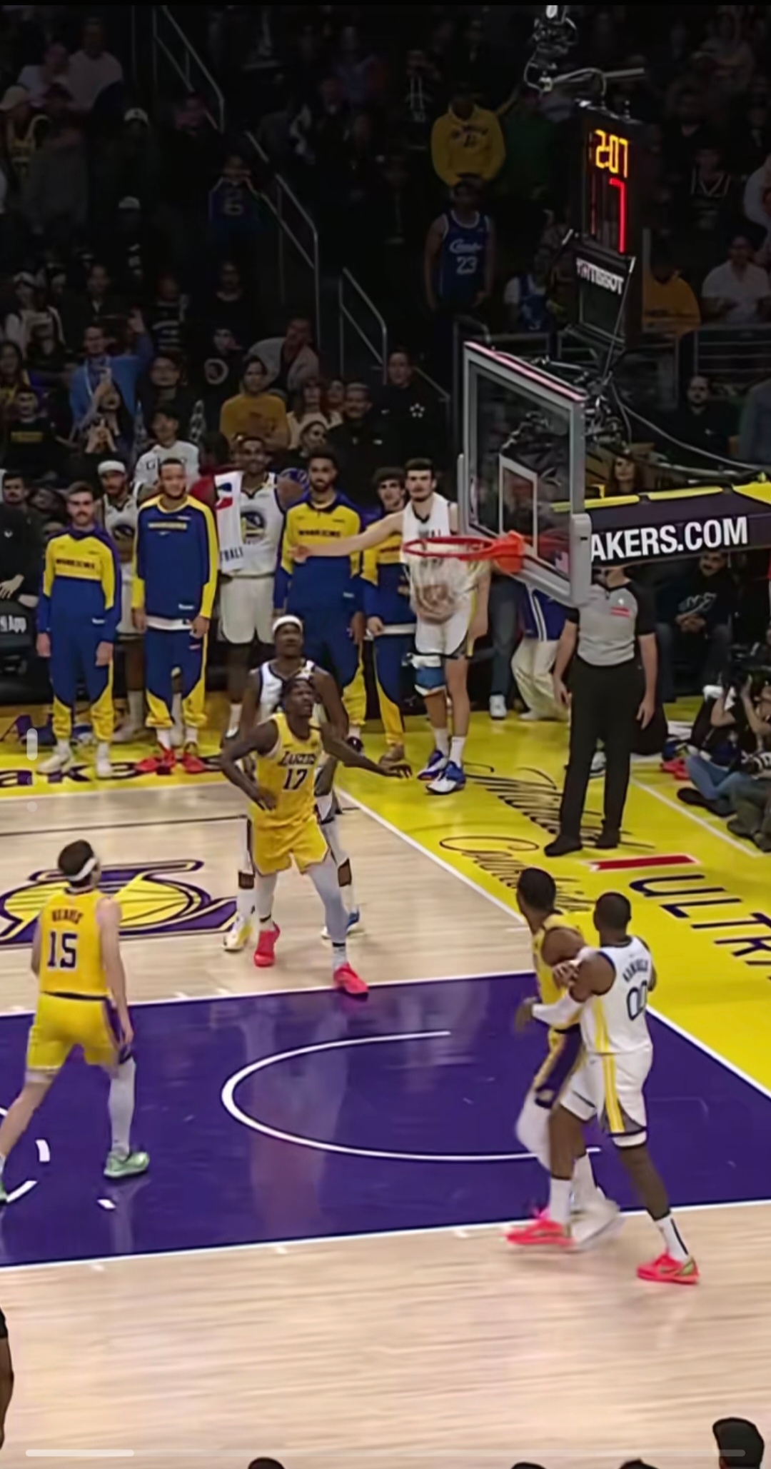 球星爆发！篮球赛场再现神级操作