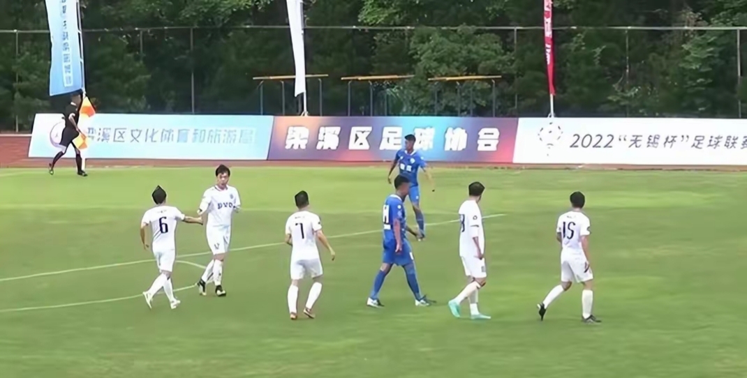 包含足球场外新闻不断,话题热度爆表的词条 包含足球场外新闻不断,话题热度爆表的词条