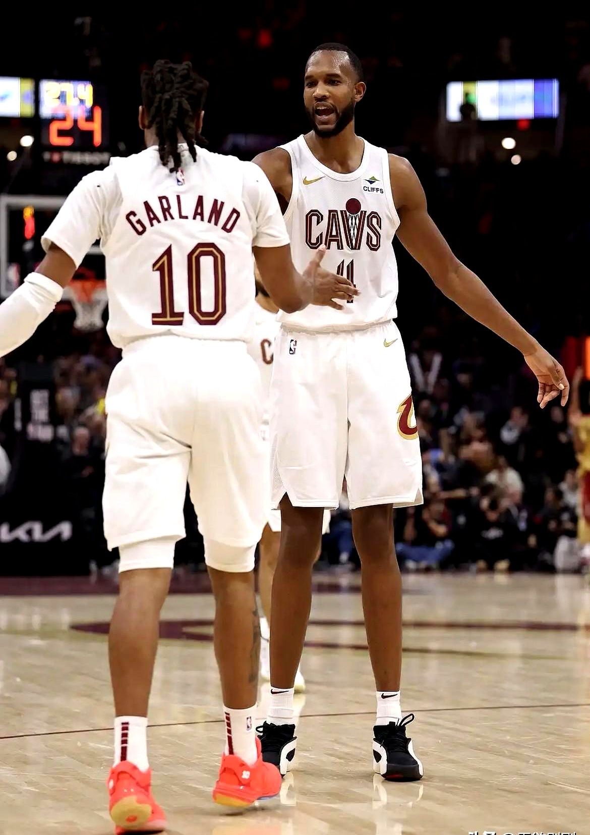 开云体育入口-步行者翻盘新疆队，米切尔带队取胜