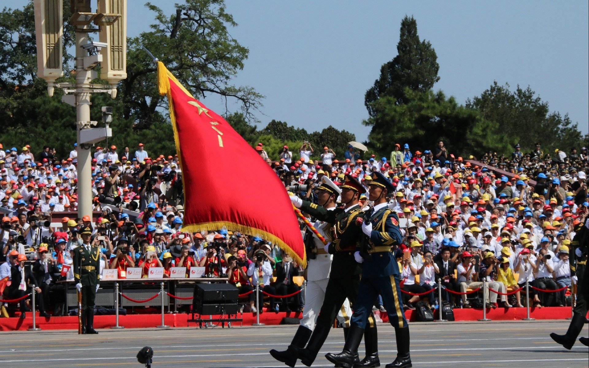 欧冠黑马诞生，奥地利力量掀翻多特蒙德，布鲁诺淘汰赛接管比赛