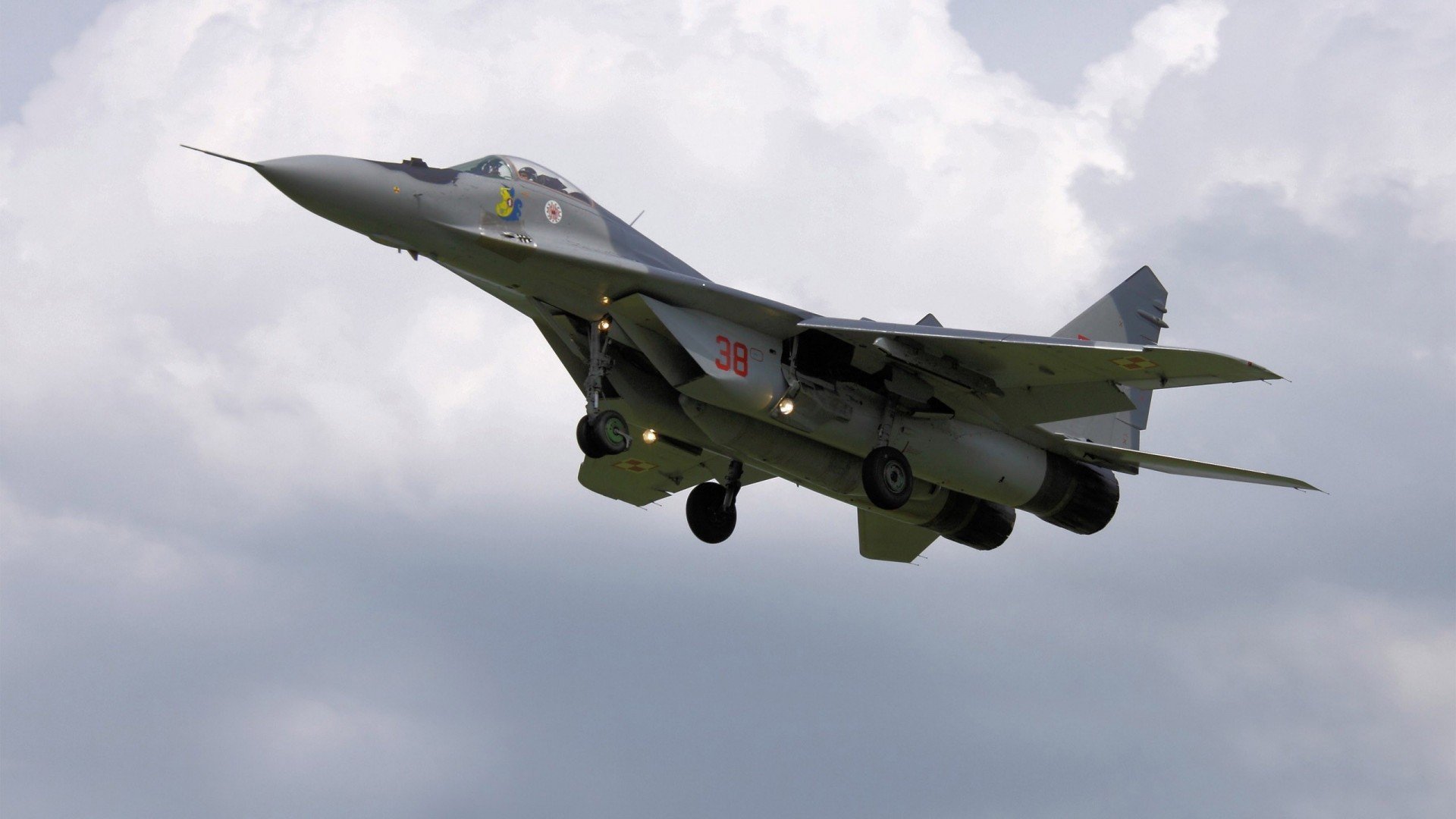 开云体育中国-湖人压哨击败猛龙，哈登关键先生定乾坤