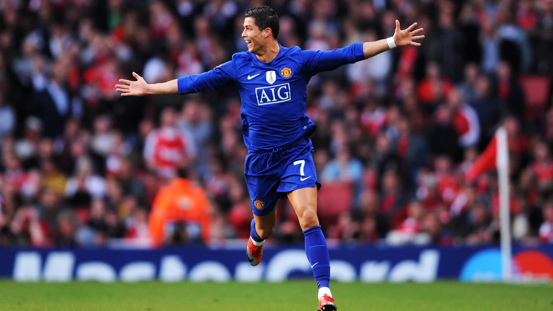 非常有张力，既有国家对抗的戏剧性，又有个人英雄主义的闪光点。让我先为你构思标题，再展开内容